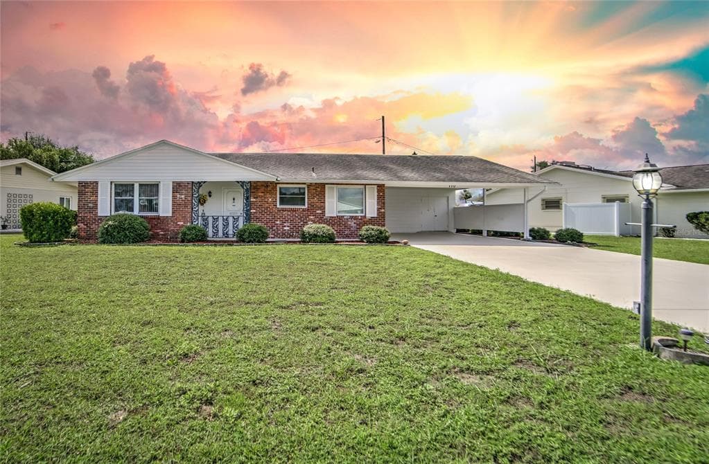 710 FOX HILLS DRIVE SUN CITY CENTER, FL 33573