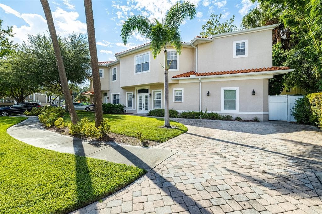 131 S ARRAWANA AVENUE TAMPA, FL 33609