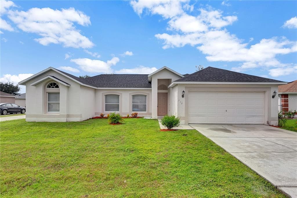 712 SWAN WAY KISSIMMEE, FL 34758