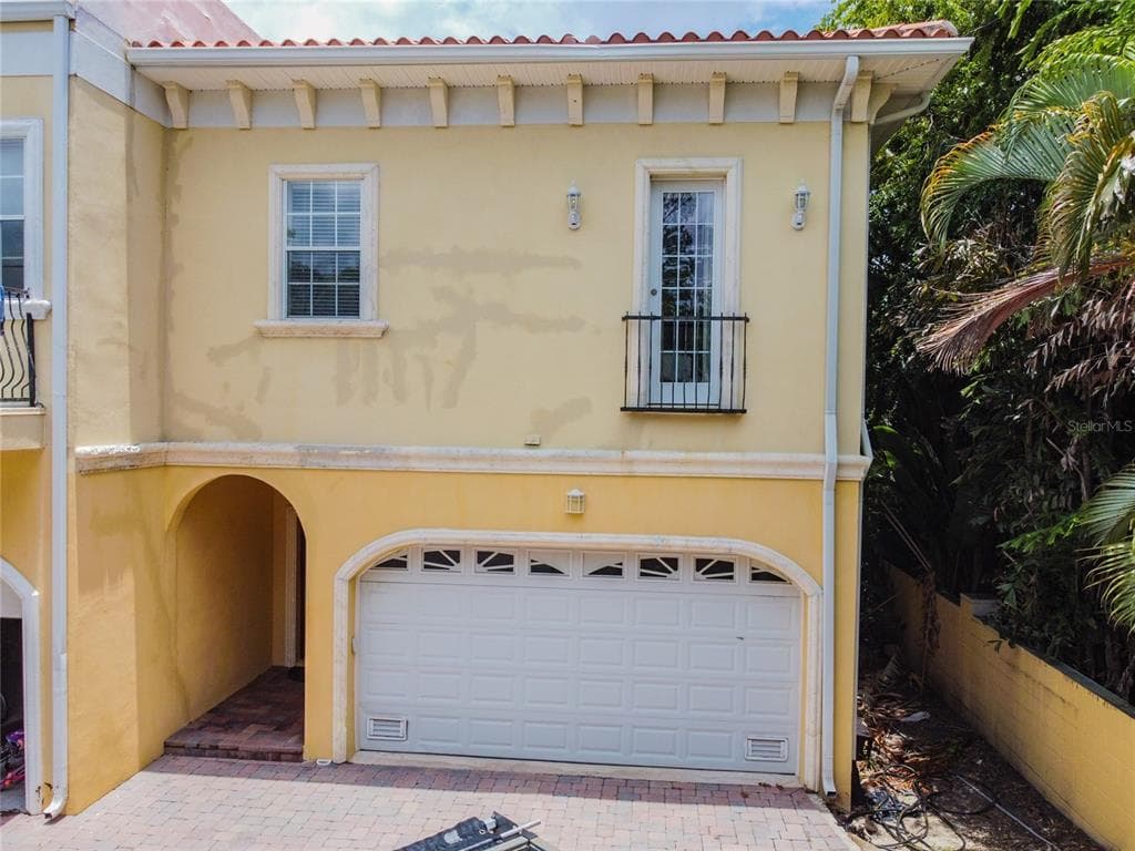 5601 BAYSHORE BOULEVARD UNIT D TAMPA, FL 33611