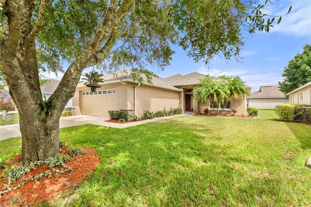 6665 LAKE CLARK DRIVE LAKELAND, FL 33813