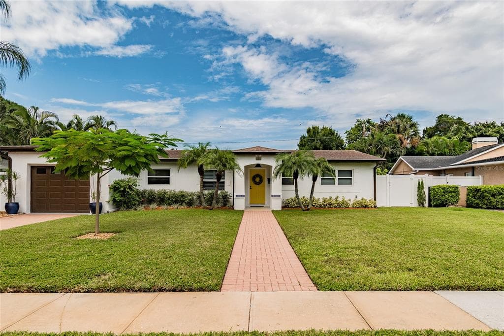 900 RAFAEL BOULEVARD NE ST PETERSBURG, FL 33704