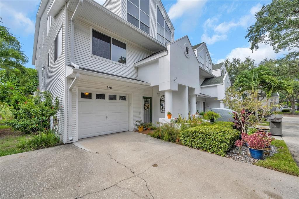 9946 INDIAN KEY TRAIL SEMINOLE, FL 33776