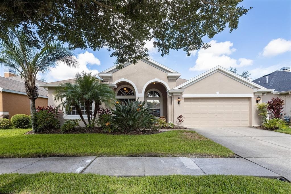 5839 HERONRISE CRESCENT DRIVE LITHIA, FL 33547
