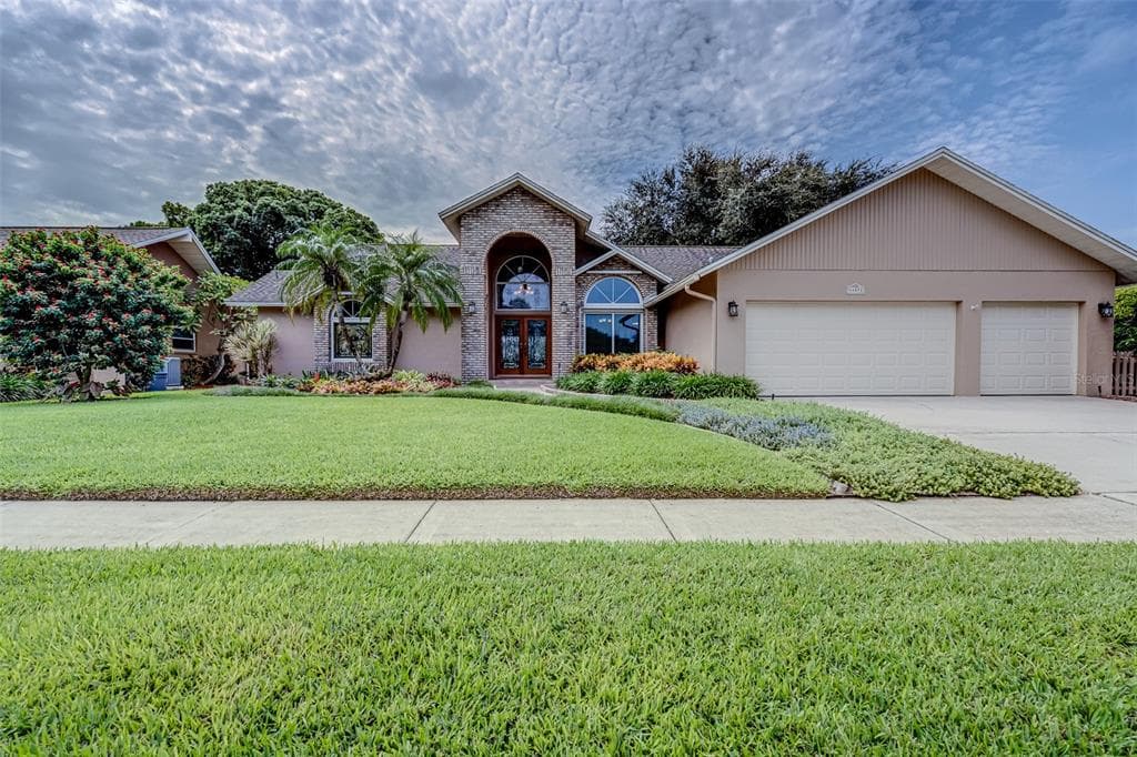 14272 MARK DRIVE LARGO, FL 33774