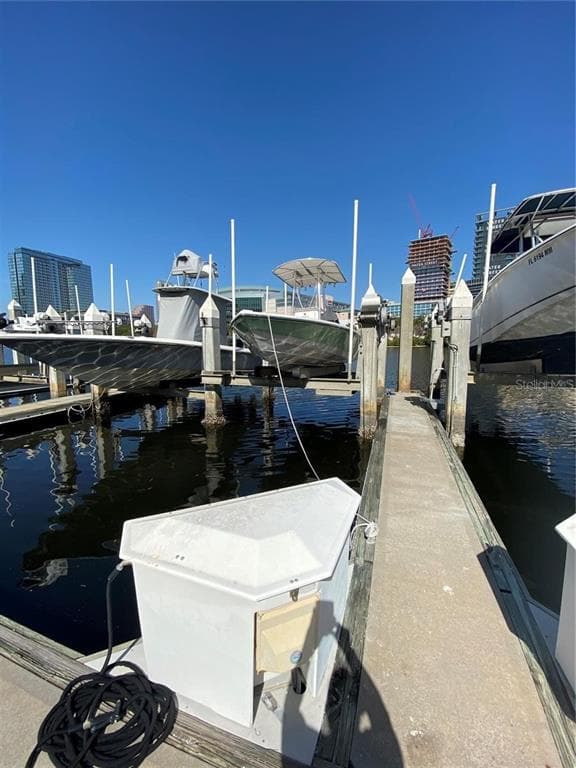 13 CRIMSON HARBOUR MARINA UNIT 15 TAMPA, FL 33602