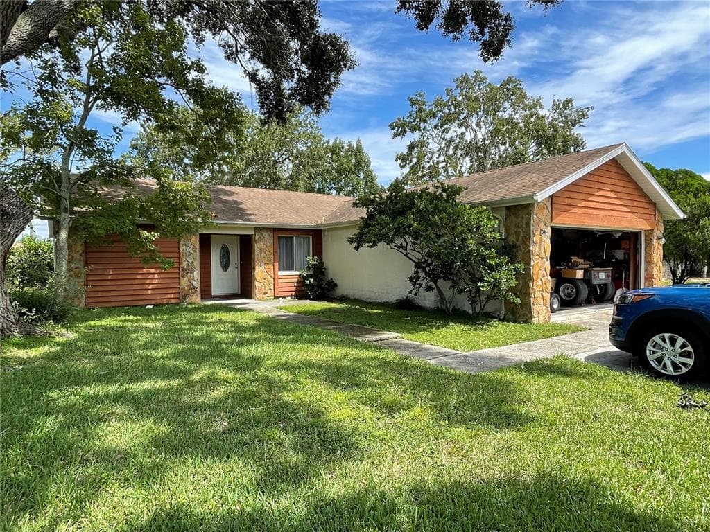 4360 GRANDWOOD LANE NEW PORT RICHEY, FL 34653