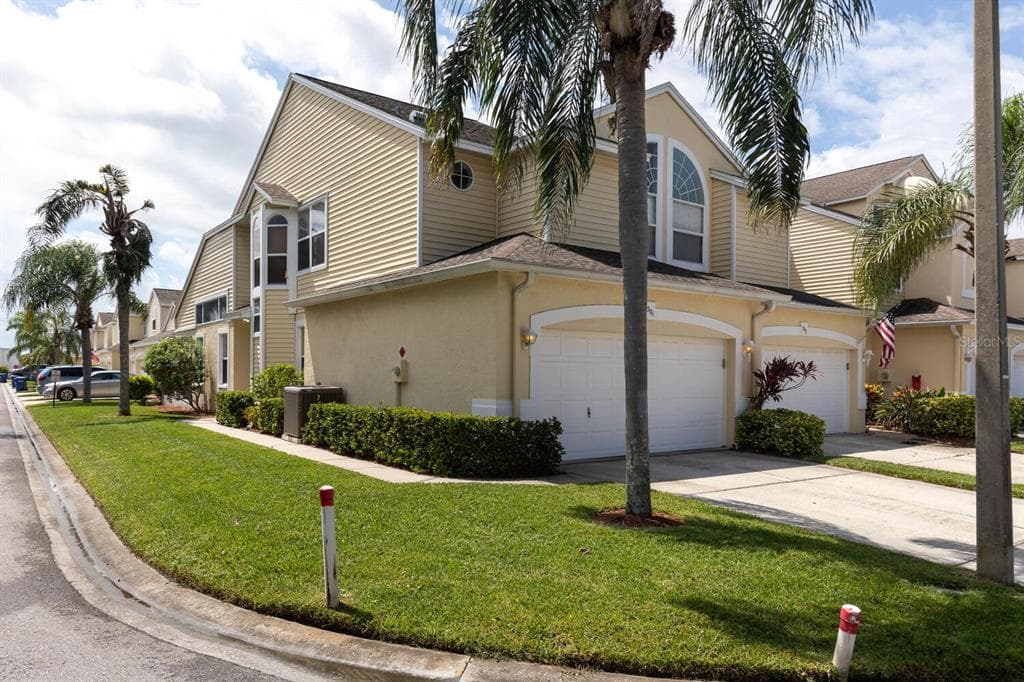 1050 STARKEY ROAD UNIT 501 LARGO, FL 33771