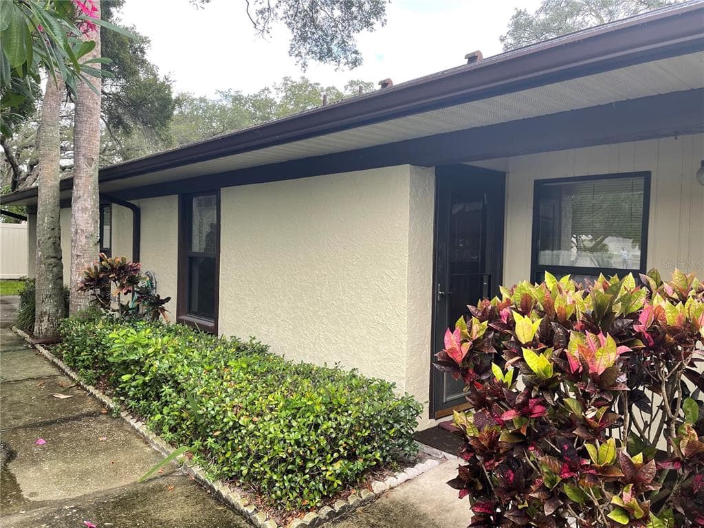 1330 DAFFODIL PLACE UNIT 2002 DUNEDIN, FL 34698