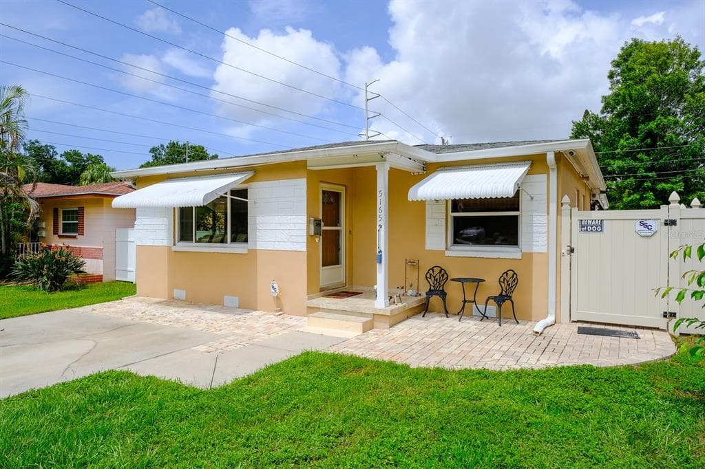 5165 BURLINGTON AVENUE N ST PETERSBURG, FL 33710