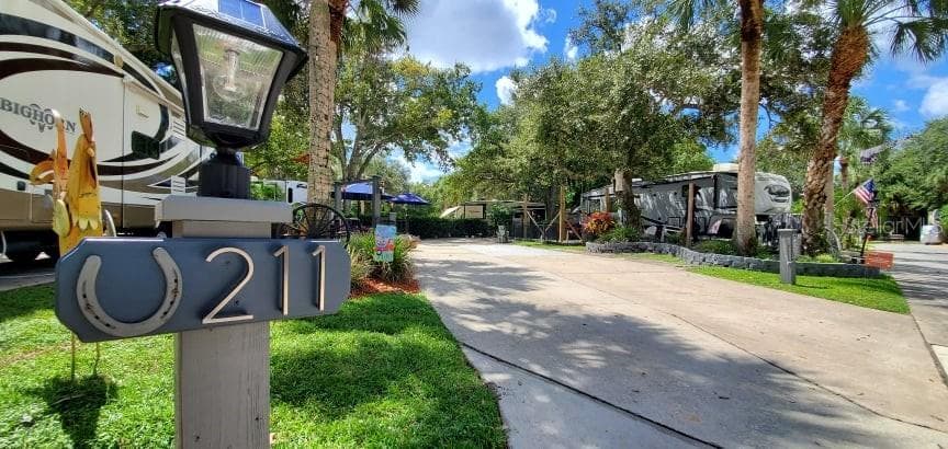 211 HORSESHOE BEND LAKE WALES, FL 33898