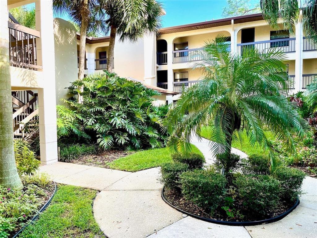 3423 MERMOOR DRIVE UNIT 203 PALM HARBOR, FL 34685