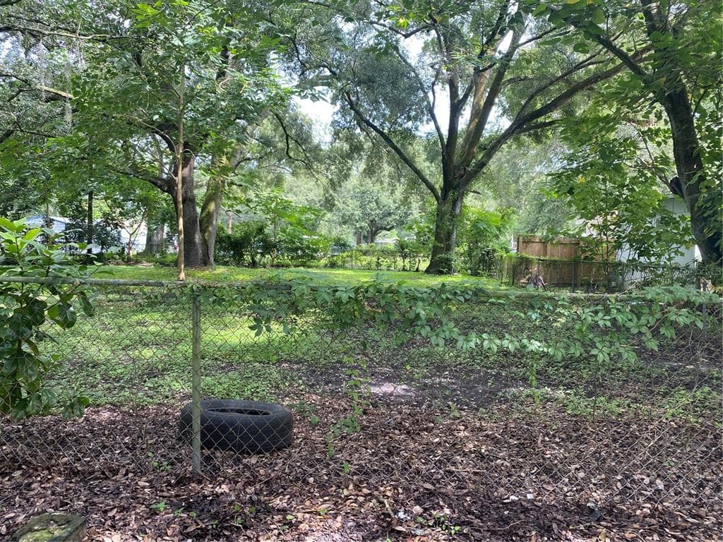 7404 ILLINOIS DRIVE TAMPA, FL 33619