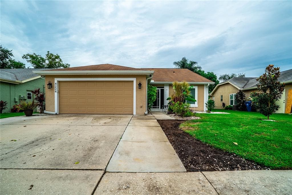4224 FOXBORO DRIVE NEW PORT RICHEY, FL 34653
