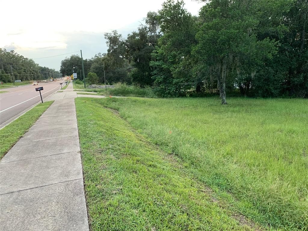 36903 CLINTON AVENUE DADE CITY, FL 33525