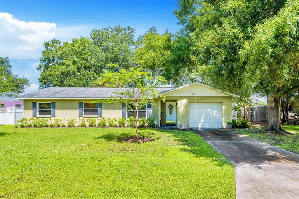 1879 74TH AVENUE N ST PETERSBURG, FL 33702