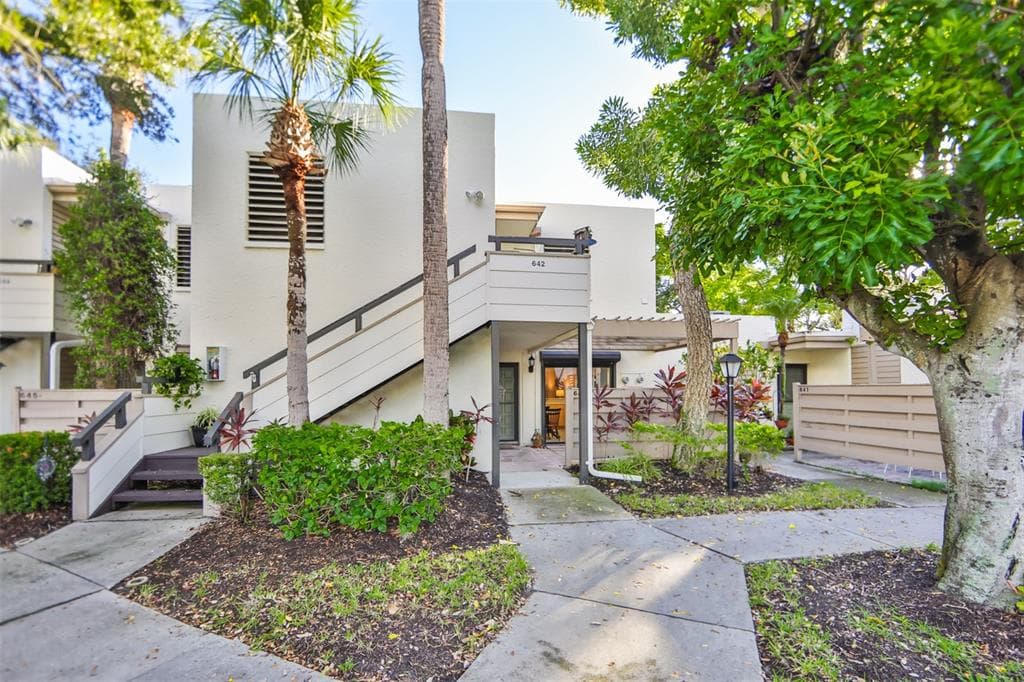 643 WOODLAWN DRIVE UNIT 643 BRADENTON, FL 34210