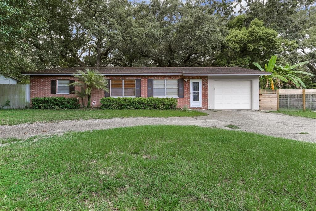 10922 N BOULEVARD TAMPA, FL 33612