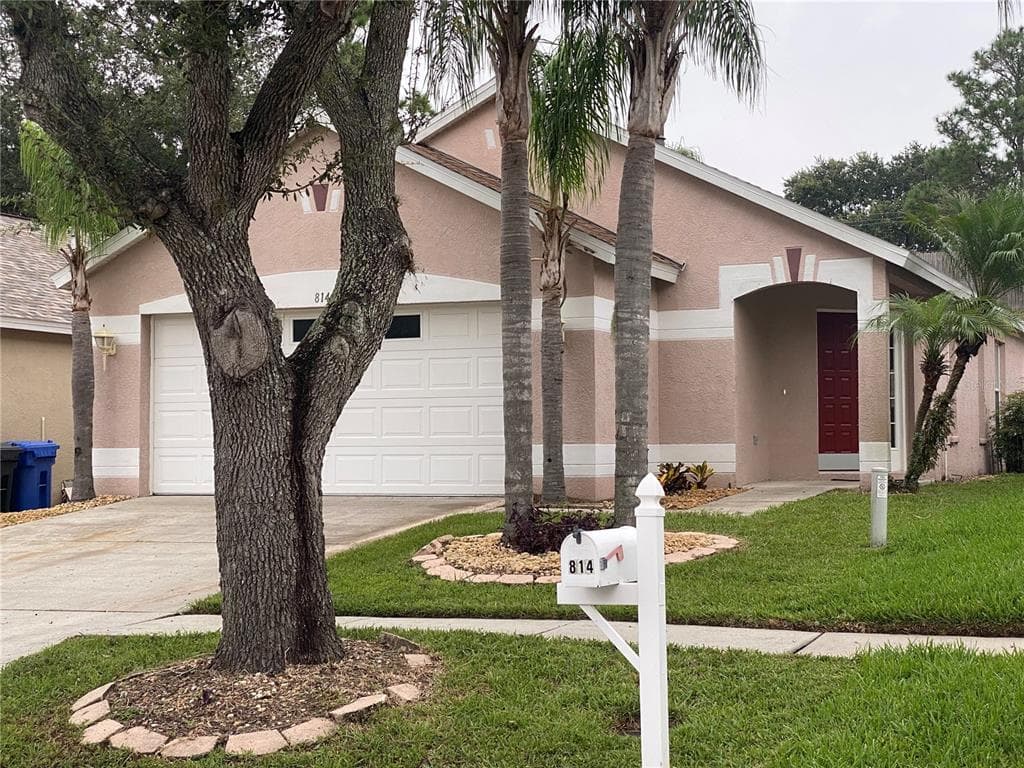 814 CAPE COD CIRCLE VALRICO, FL 33594