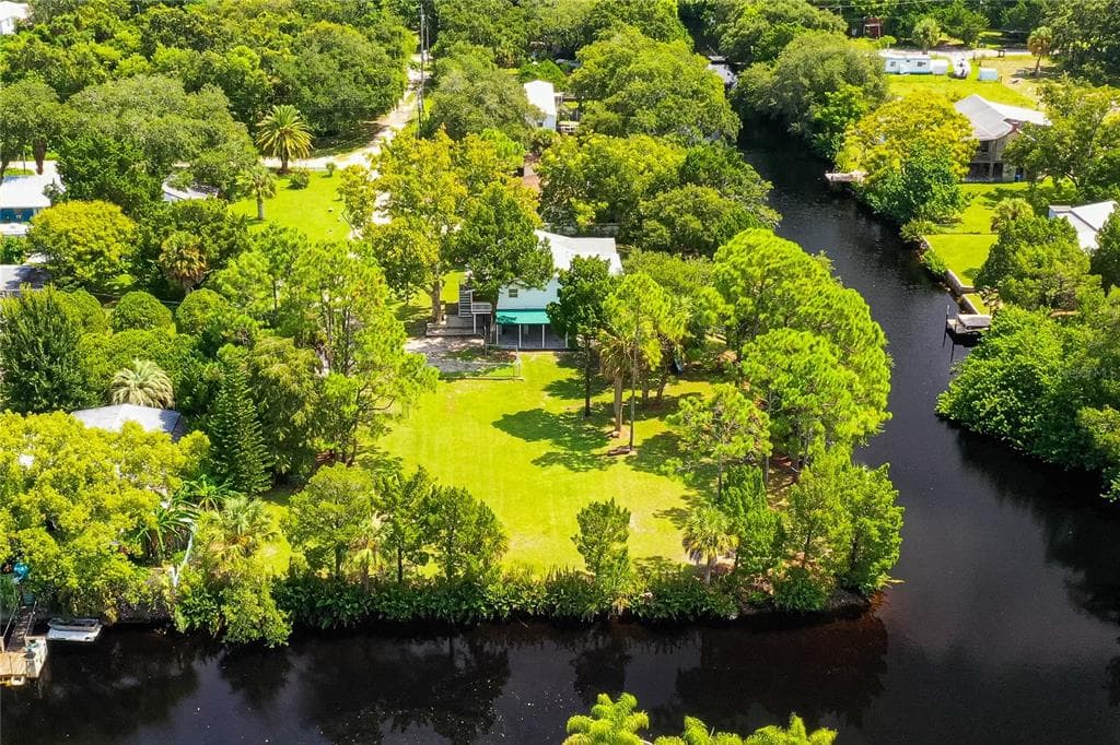 7300 MACKEREL LANE HUDSON, FL 34667
