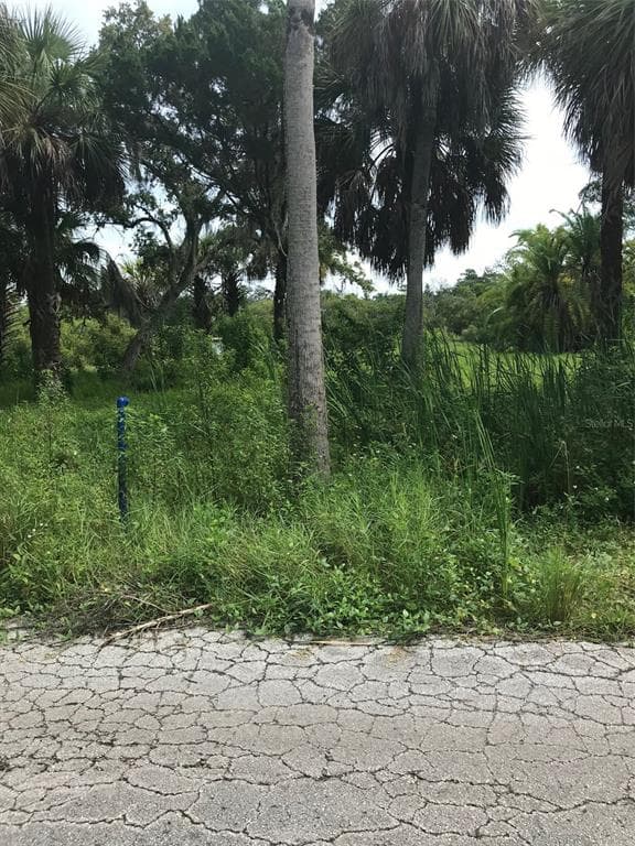 7609 DEEDRA CIRCLE PORT RICHEY, FL 34668