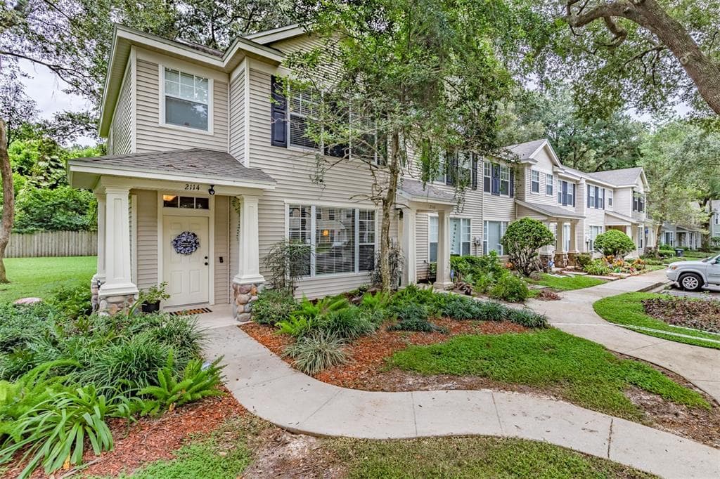 2114 GOLDEN OAK LANE VALRICO, FL 33594