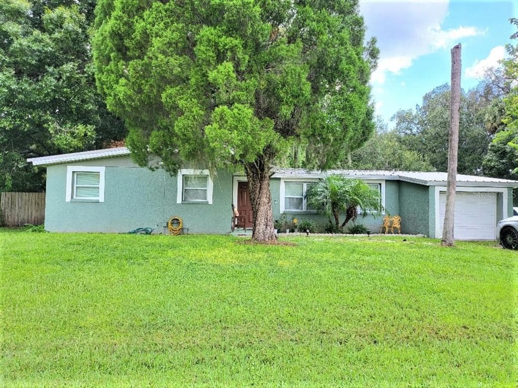 206 8TH STREET NE RUSKIN, FL 33570