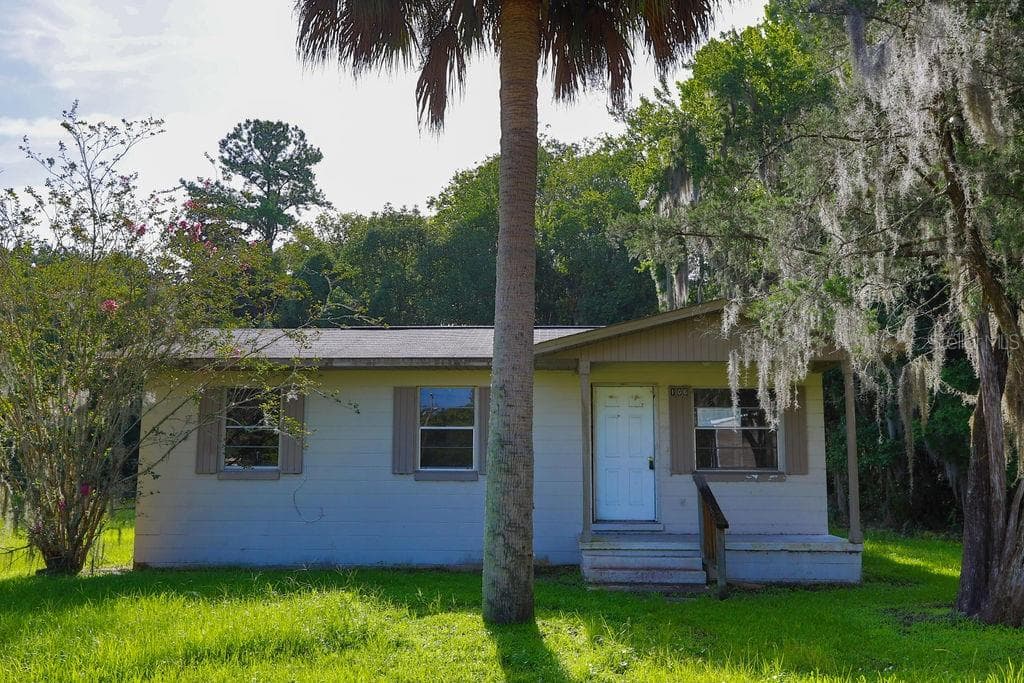 106 2ND STREET EAST PALATKA, FL 32131