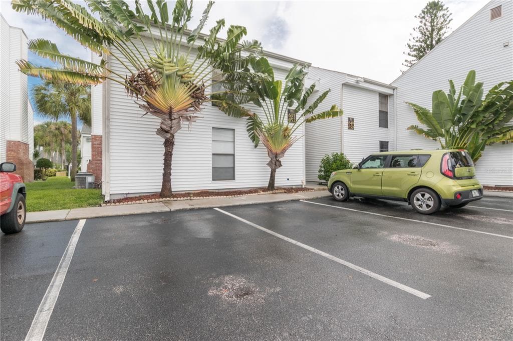 651 HAVEN PLACE UNIT 651 TARPON SPRINGS, FL 34689
