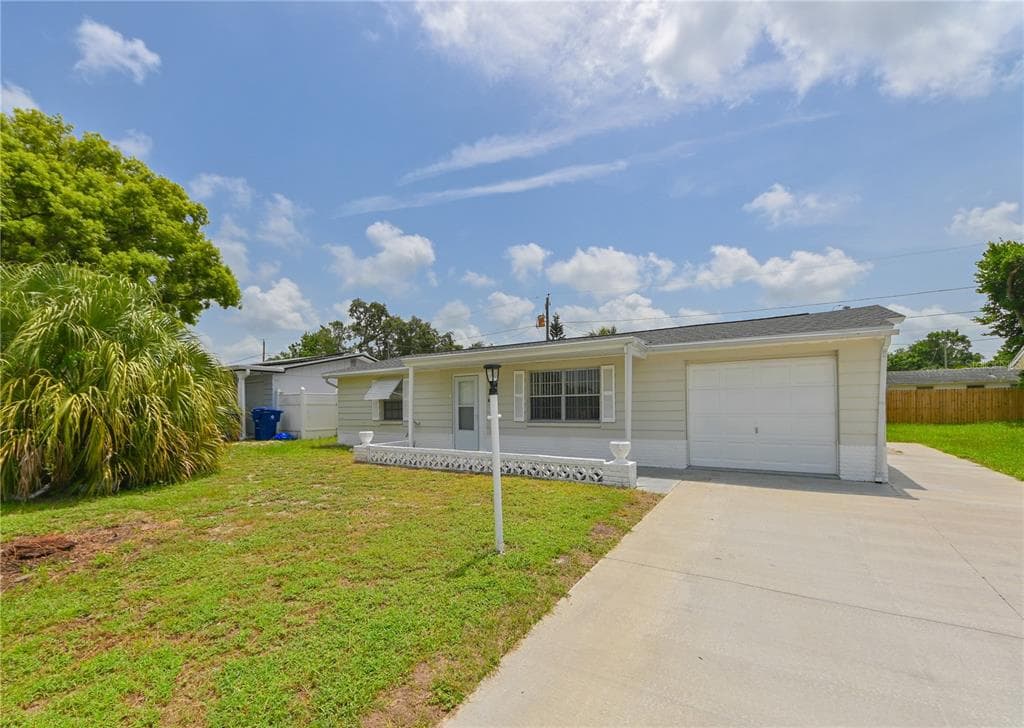 4232 CRESTFIELD AVENUE HOLIDAY, FL 34691