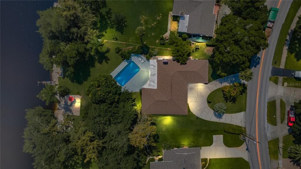 716 RIVERSIDE DRIVE