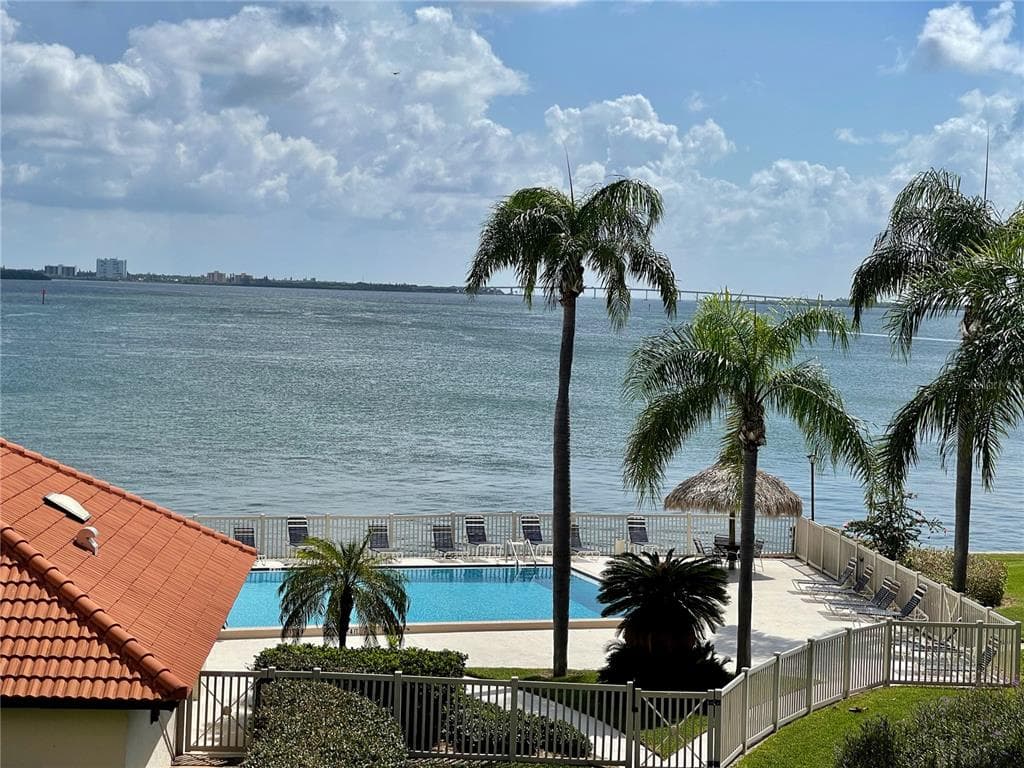 103 1ST STREET E UNIT 215 TIERRA VERDE, FL 33715