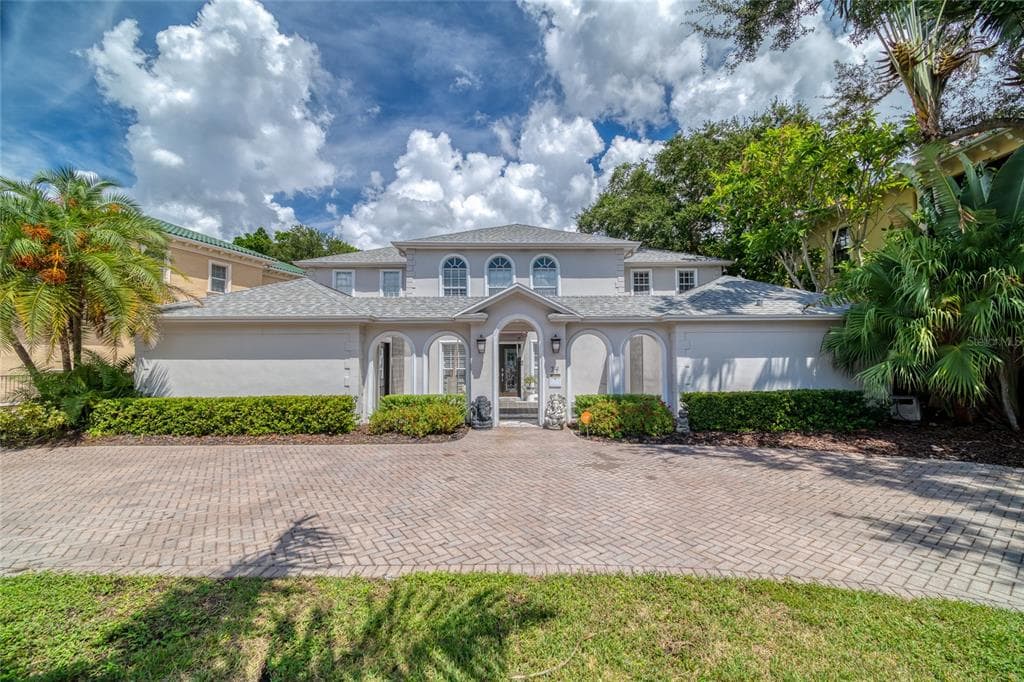 77 MARTINIQUE AVENUE TAMPA, FL 33606