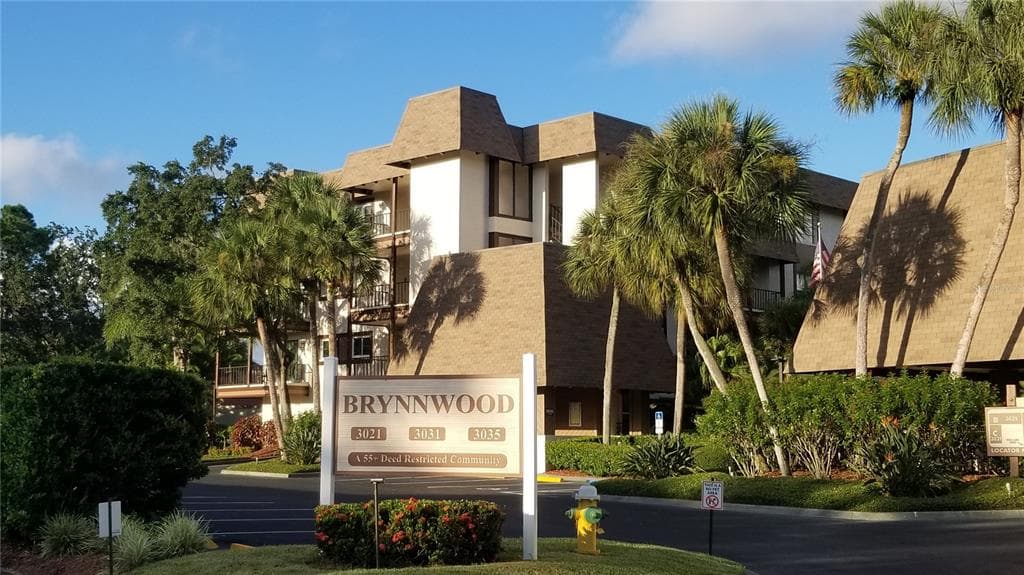 3031 COUNTRYSIDE BOULEVARD UNIT 33C CLEARWATER, FL 33761