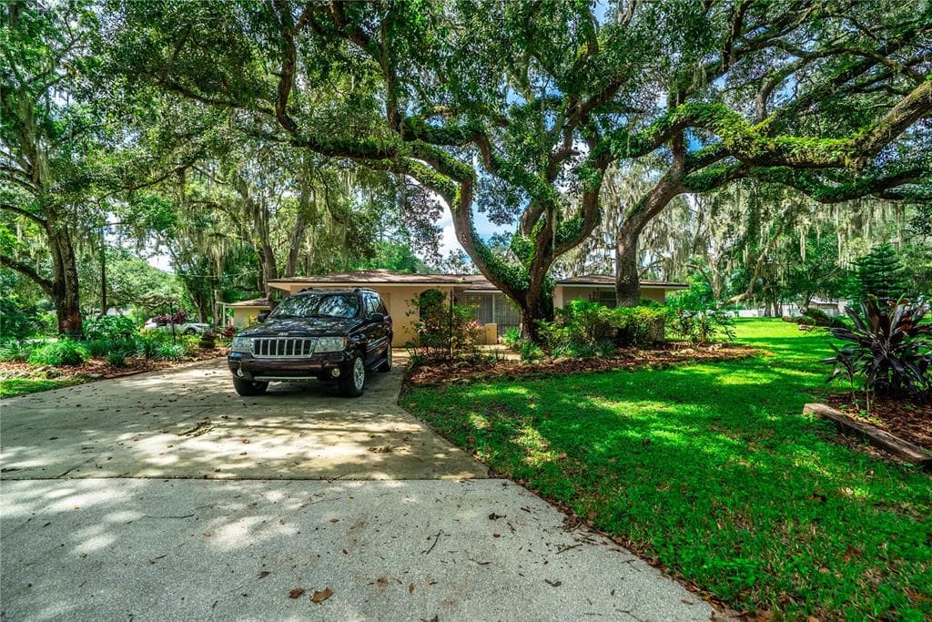 8725 BROOKWOOD DRIVE NEW PORT RICHEY, FL 34654