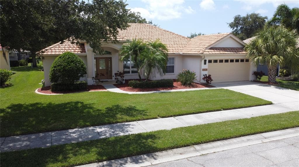 6504 DEER LAKE COURT SARASOTA, FL 34240