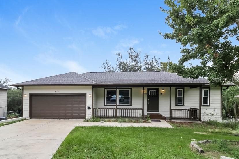 818 FORESTWOOD DRIVE MINNEOLA, FL 34715