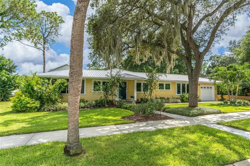 1539 PINEWOOD STREET CLEARWATER, FL 33755