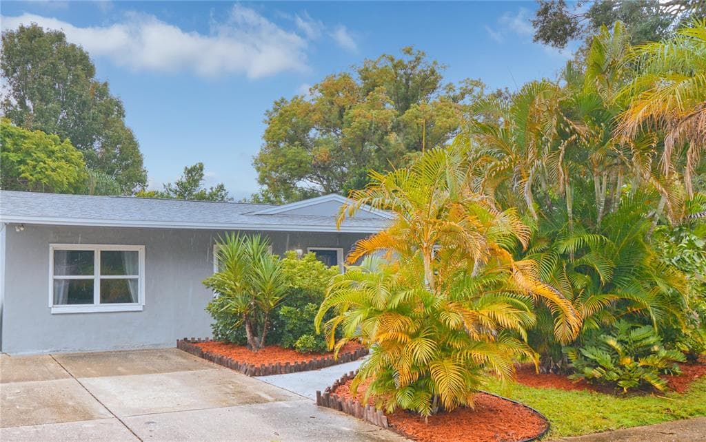 11159 FREEDOM WAY SEMINOLE, FL 33772