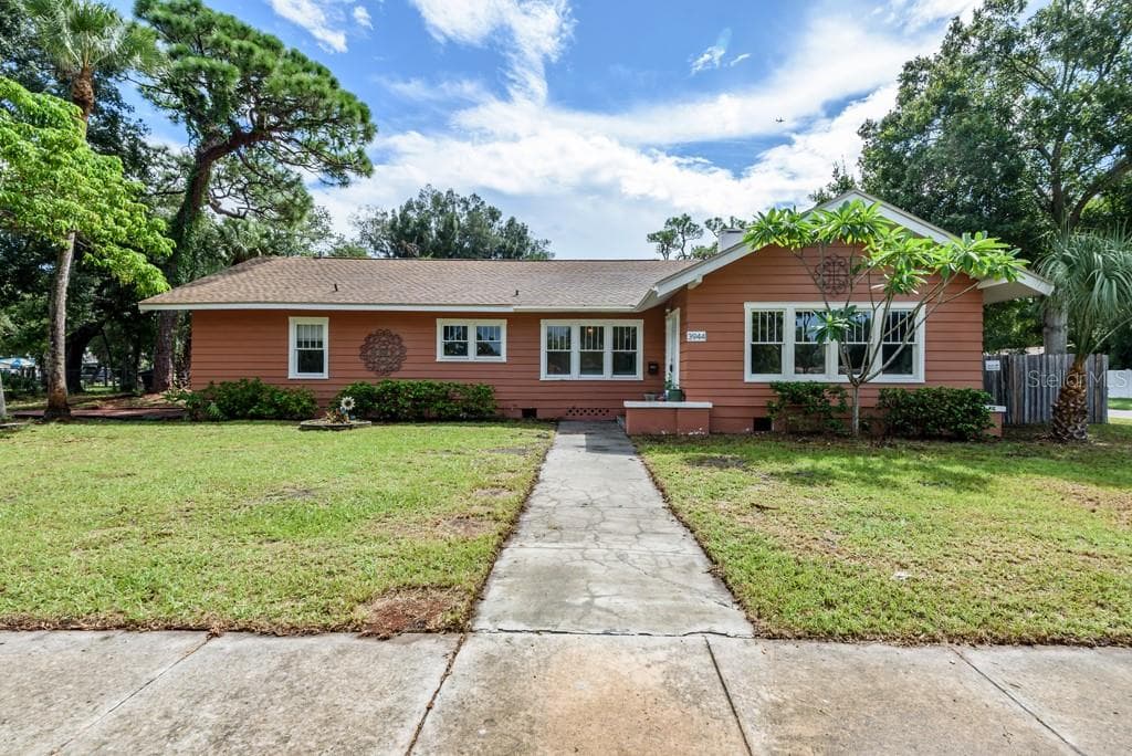 3944 8TH STREET S ST PETERSBURG, FL 33705