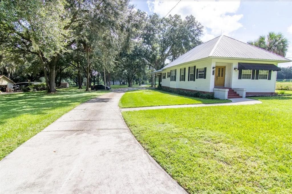 305 N DOVER ROAD DOVER, FL 33527