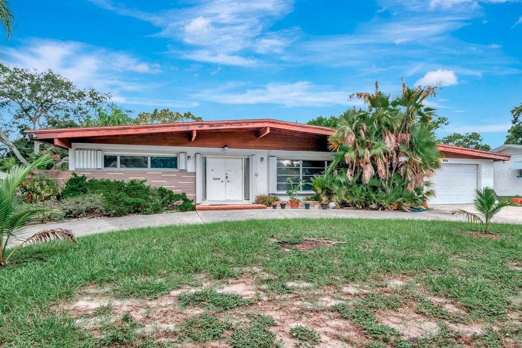 904 S SAN REMO AVENUE CLEARWATER, FL 33756