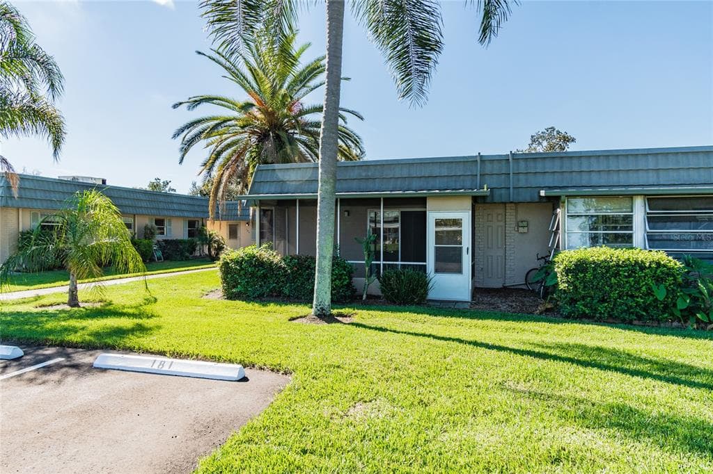 1802 BEDFORD TERRACE UNIT 182 SUN CITY CENTER, FL 33573