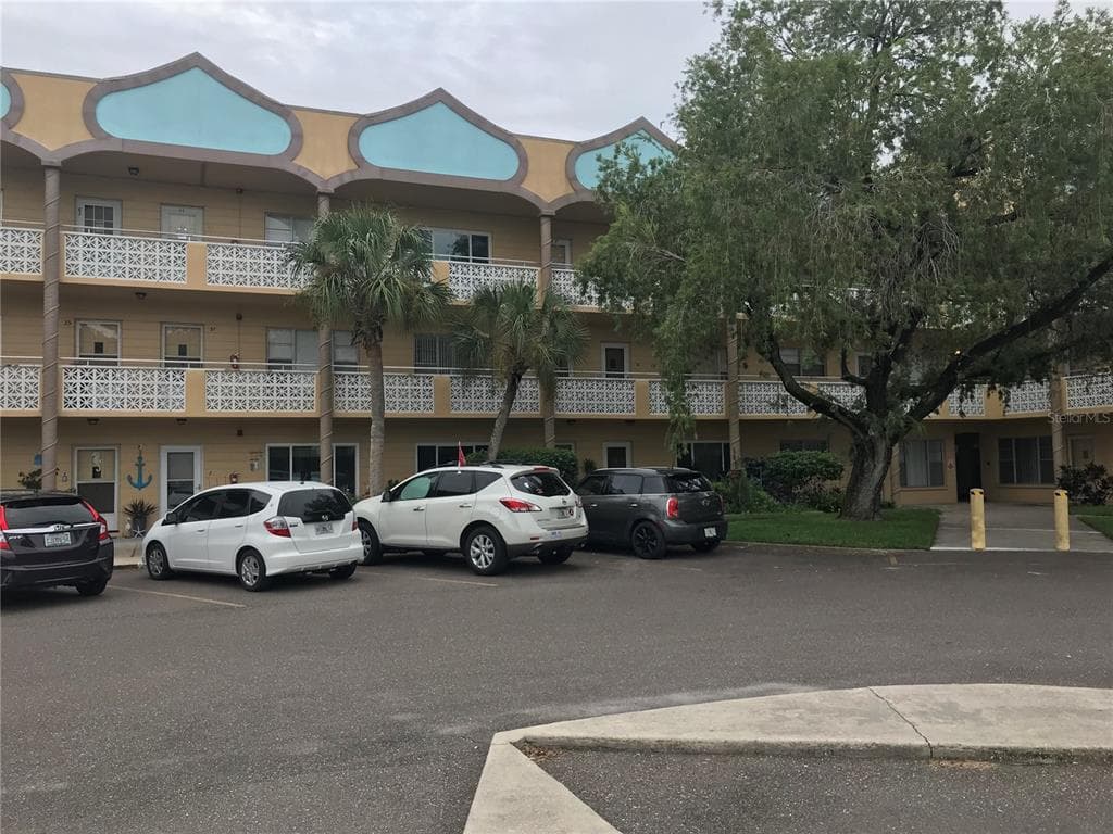2467 FINLANDIA LANE UNIT 41 CLEARWATER, FL 33763