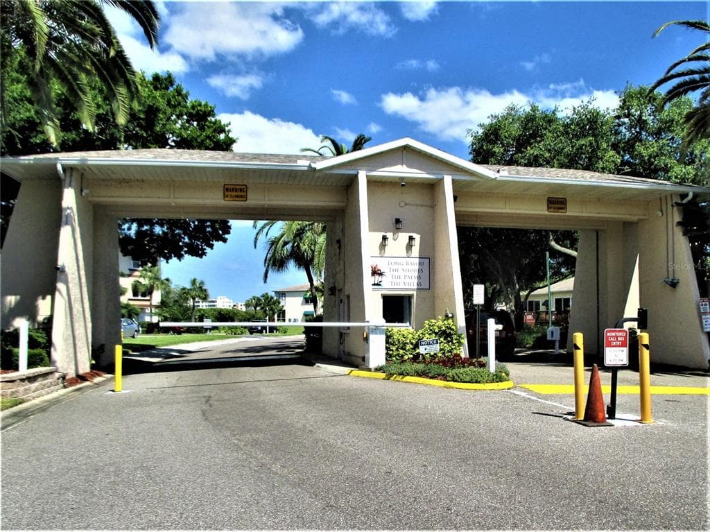 9950 62ND TERRACE N UNIT 418 ST PETERSBURG, FL 33708