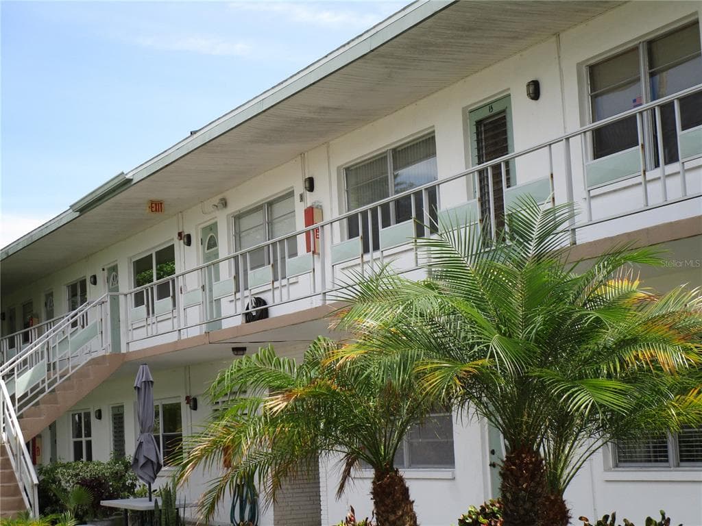 5925 18TH STREET N UNIT 18 ST PETERSBURG, FL 33714