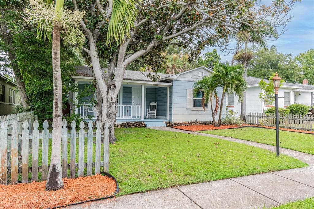 1675 21ST AVENUE N ST PETERSBURG, FL 33713