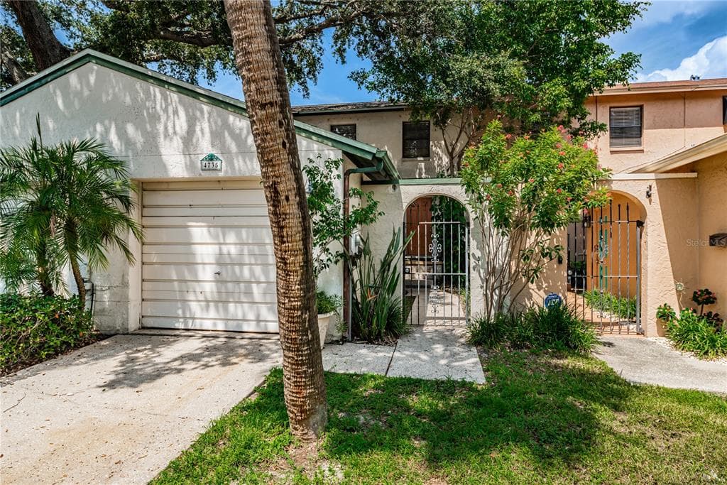 4735 W VASCONIA STREET TAMPA, FL 33629