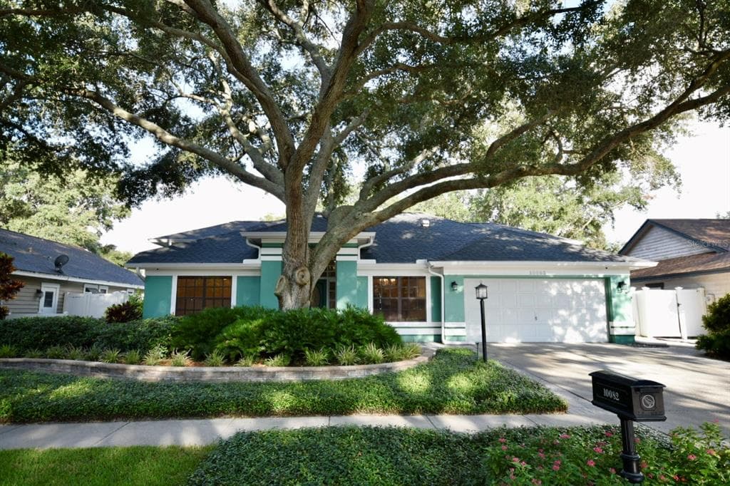10082 ASHLEY DRIVE SEMINOLE, FL 33772
