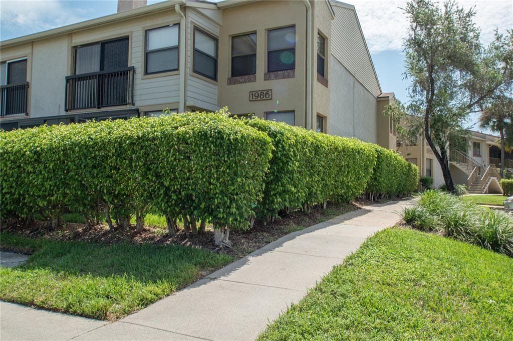 1986 PELICAN LANDING BOULEVARD UNIT 1521 CLEARWATER, FL 33762